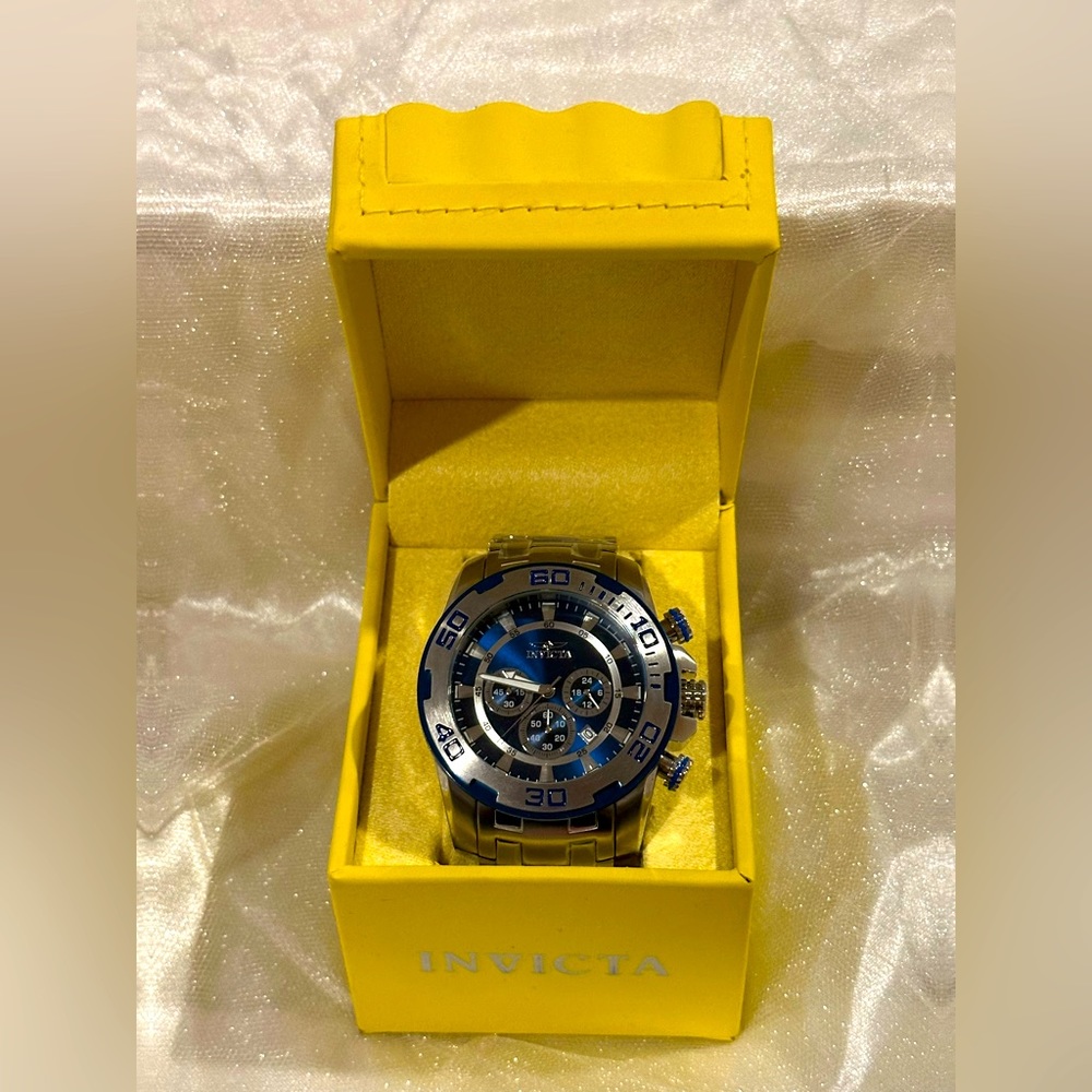 Invicta watch nwt